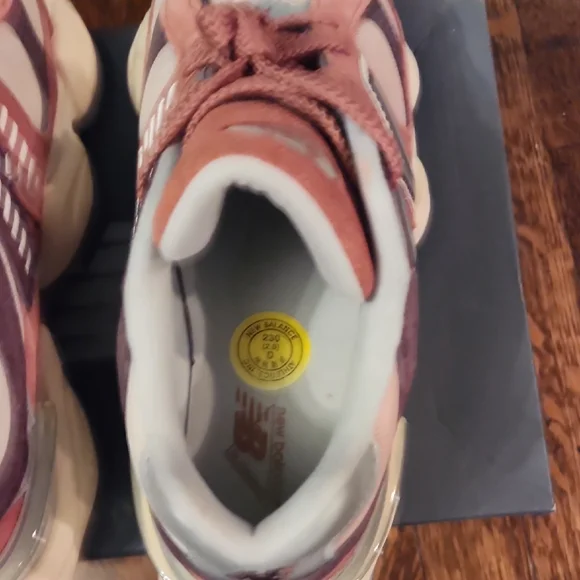 New Balance 9060 - Picture 5 of 9